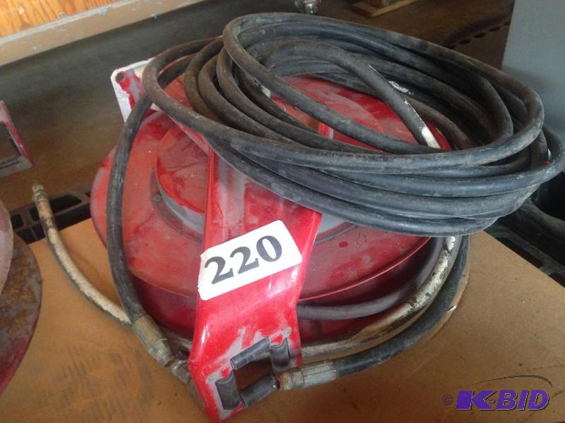lot 220 image: Speedaire 2Z864B hose reel with hose....