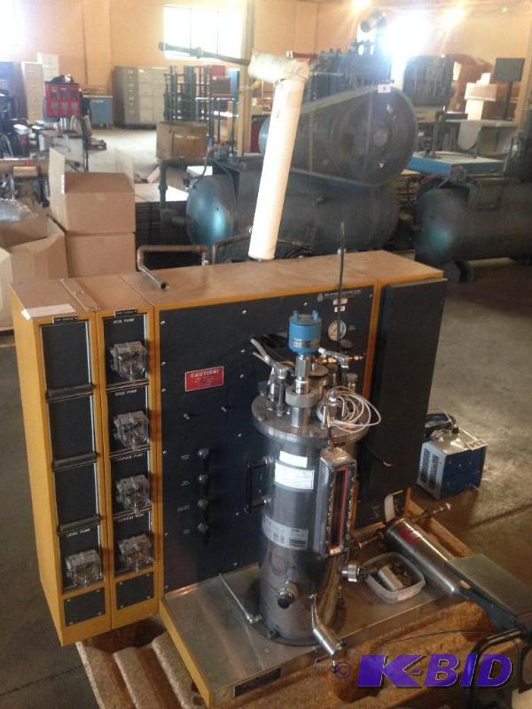 lot 233 image: New Brunswick Scientific pressure () unit....