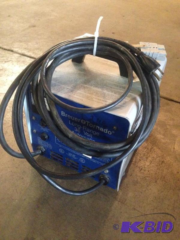 lot 234 image: 36 volt DC battery charger. 120v input....