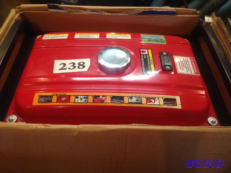 lot 238 image: 3500w generator, looks to be very lightly use...