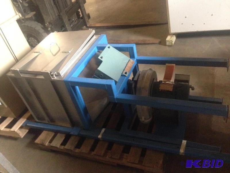 lot 25 image: Flanders air filtration system....