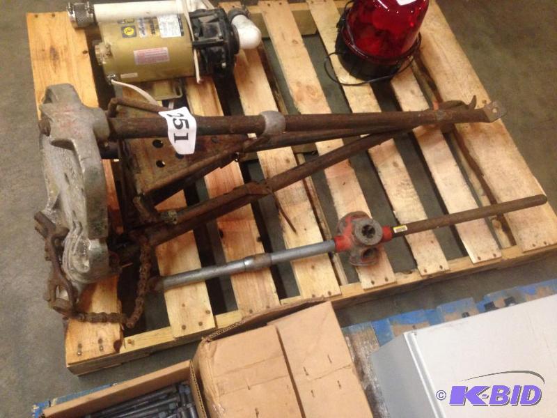 lot 251 image: Ridgid pipe stand  clamp and pipe threader....