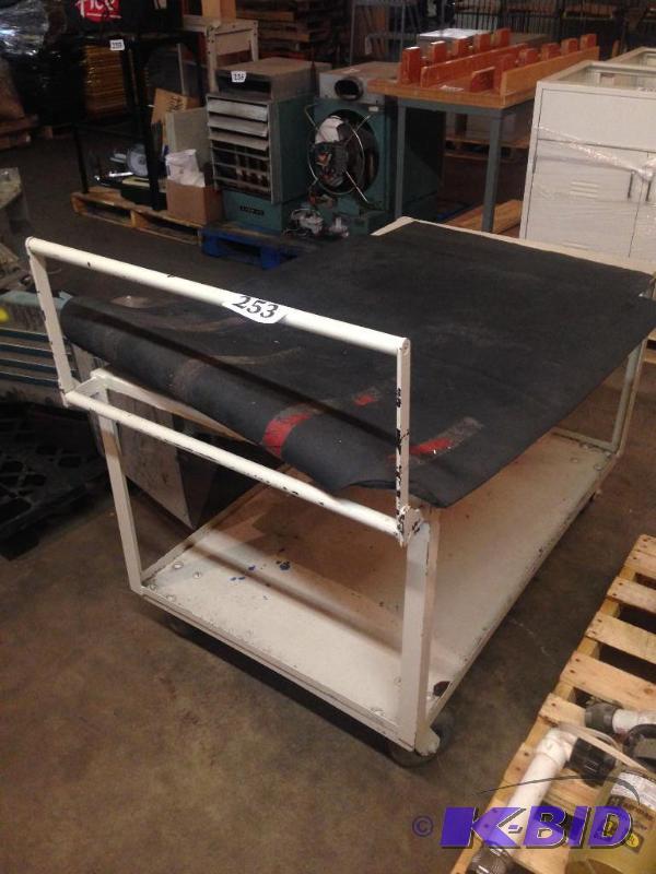 lot 253 image: Metal cart on casters (rubber mat on top incl...