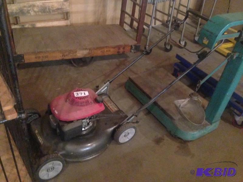 lot 271 image: Honda lawn mower. Untested....
