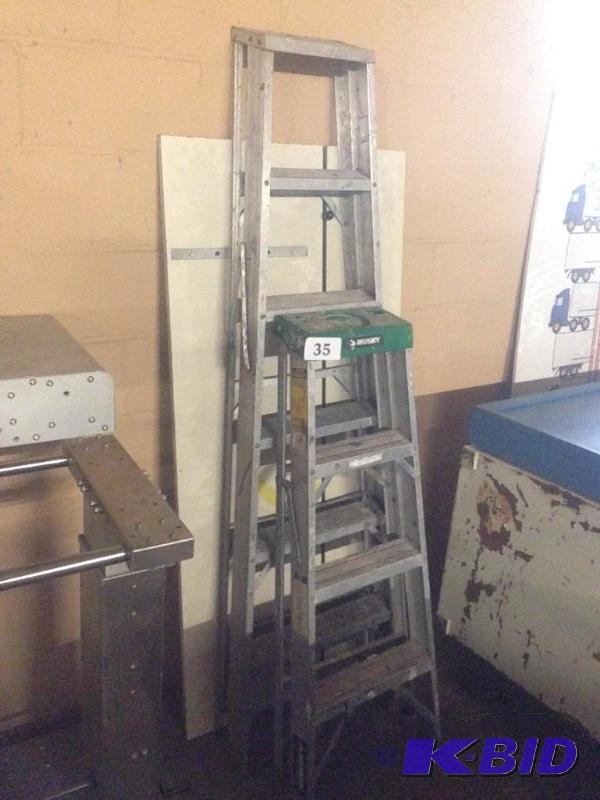 lot 35 image: 2 aluminum step ladders....