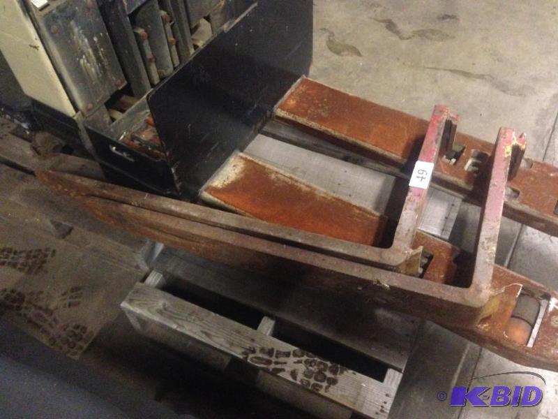 lot 49 image: Set of 2 forklift forks....