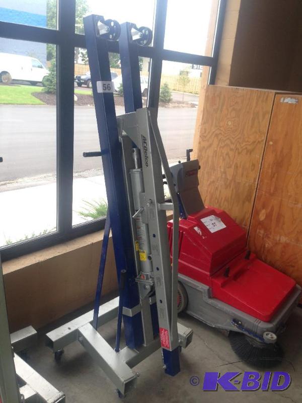 lot 56 image: AC Delco cherry picker engine hoist 2 ton cap...