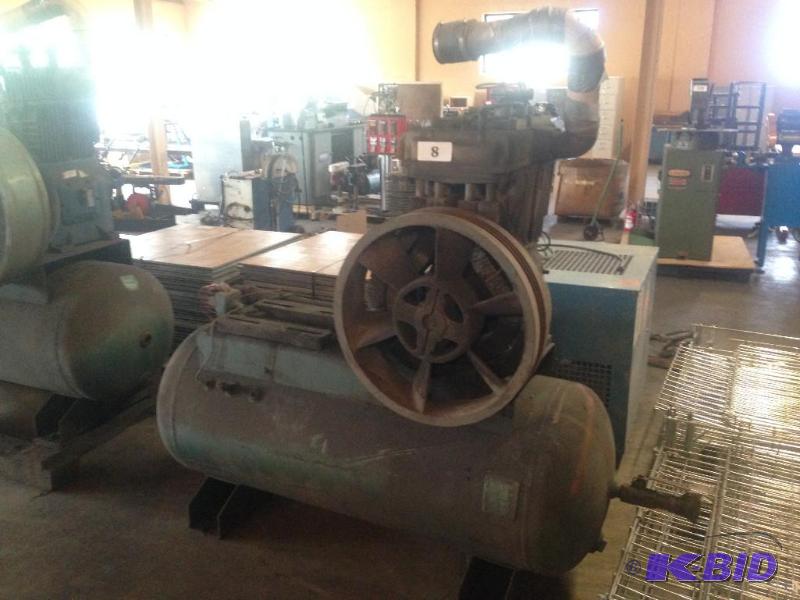 lot 8 image: Large heavy duty air compressor (no identifyi...