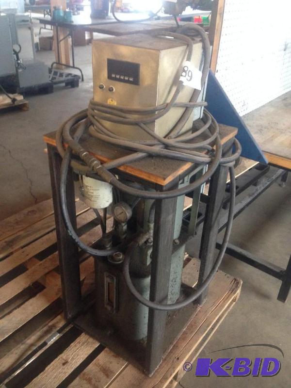 lot 89 image: Fluid pumping unit w heat exchanger....