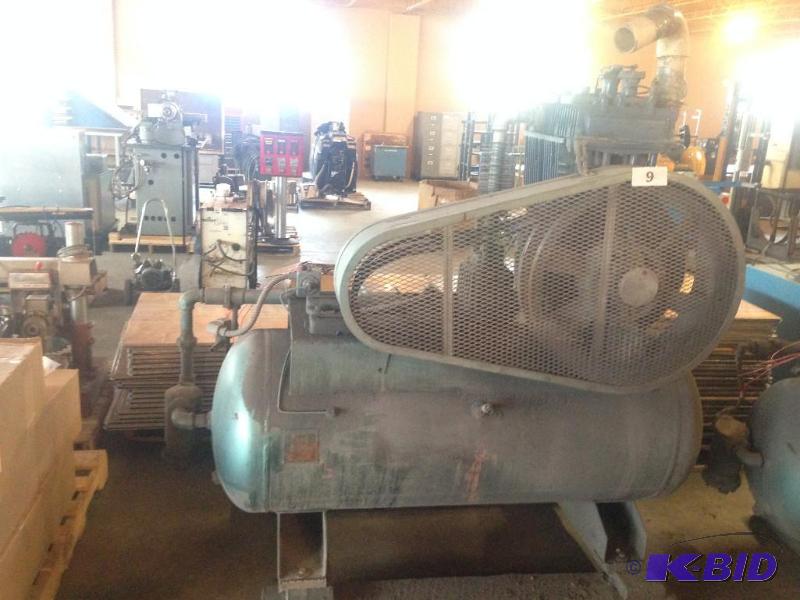 lot 9 image: Quincy 390A large air compressor....