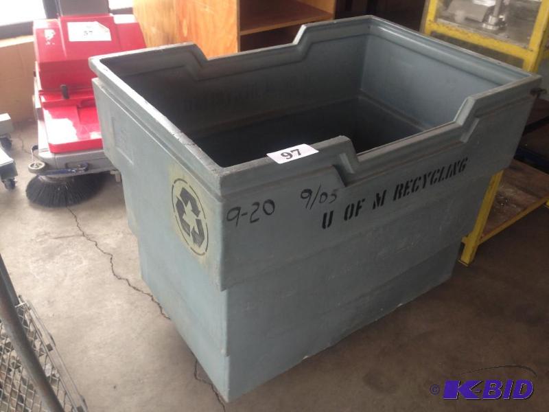 lot 97 image: Plastic rolling laundry  storage bin....