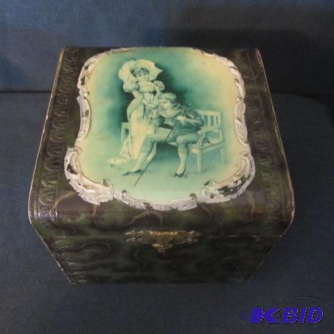 Vintage Collar Box