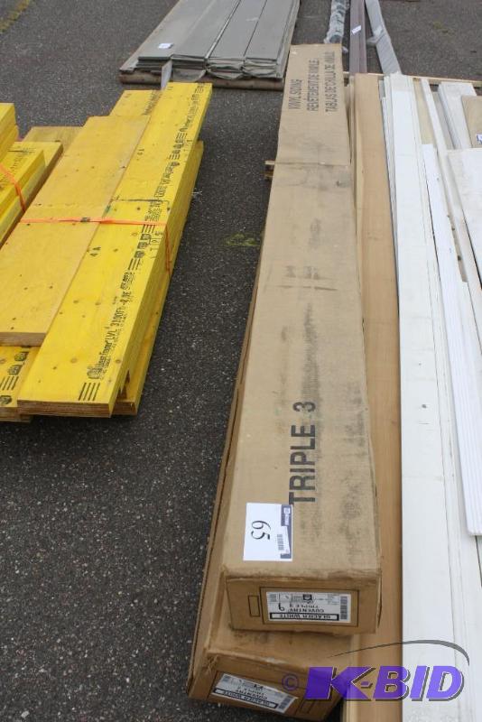 Box Lot of (2) Glacier White Coventry Triple ...