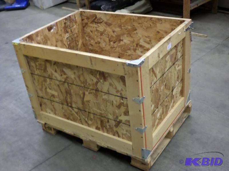 lot 21 image: 24&quotx36" Wooden Pallet Crate...