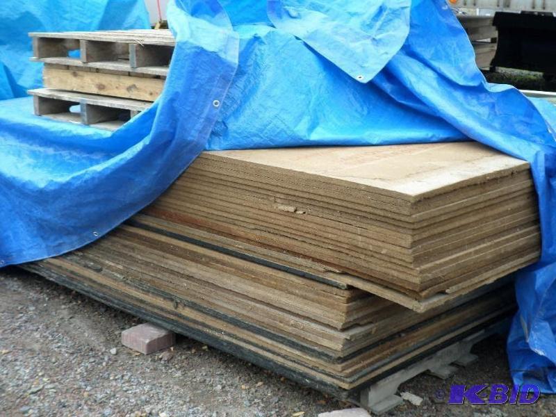 lot 3 image: Stack Of (38) 4x8 & 4x10 Sheets Of Mi...