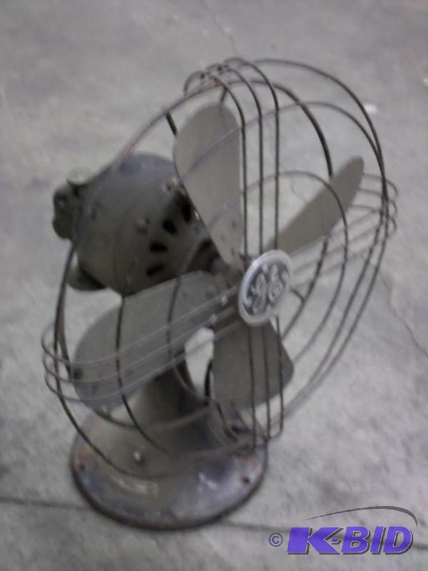 lot 36 image: Antique 120Volt Desk Fan, Needs New Cord...