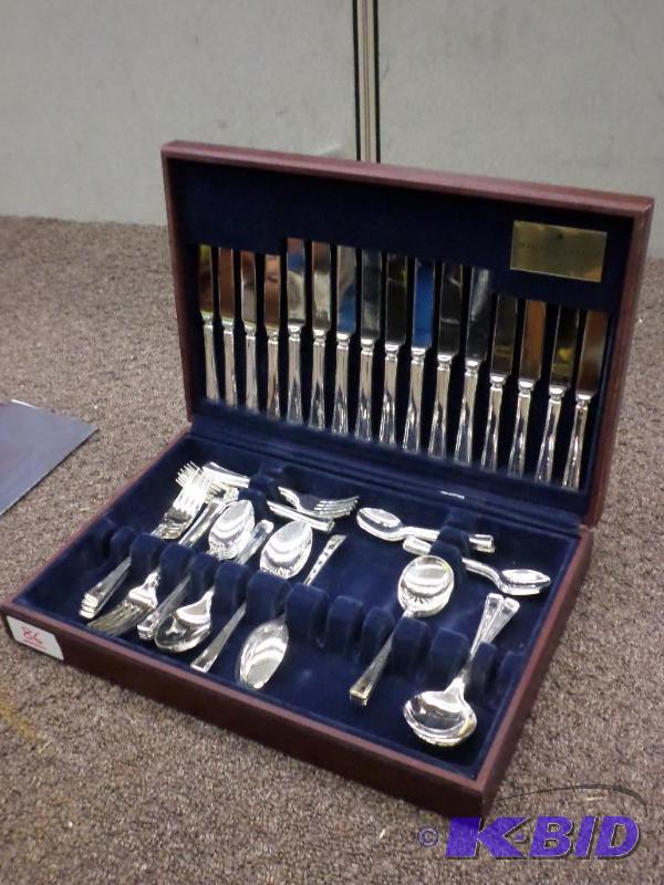 lot 86 image: Viners 58-Piece Silver-Plated Silverware Set,...