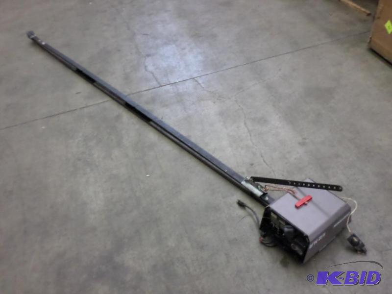 lot 93 image: Craftsman 12HP Garage Door Opener...
