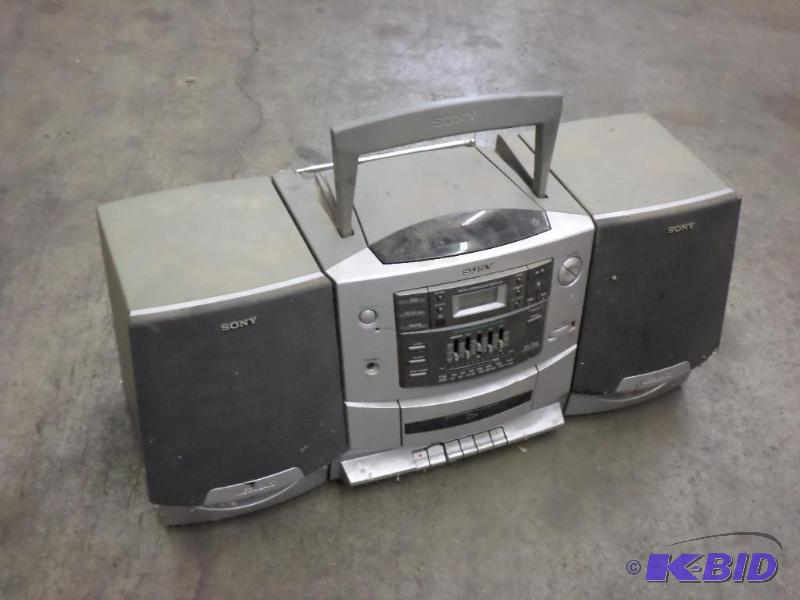 lot 96 image: Sony CD-Stereo System...