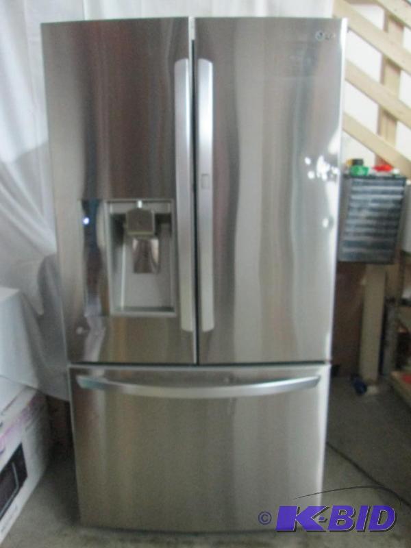 LG SUPER-CAPACITY 3 DOOR FRENCH DOOR REFRIGERATOR WITH DOOR-IN-DOOR