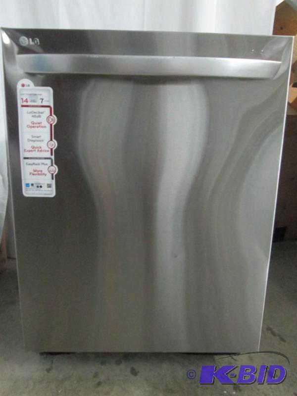 FULLY INTEGRATED DISHWASHER WITH FLEXIBLE EASYRACK PLUS SYSTEM