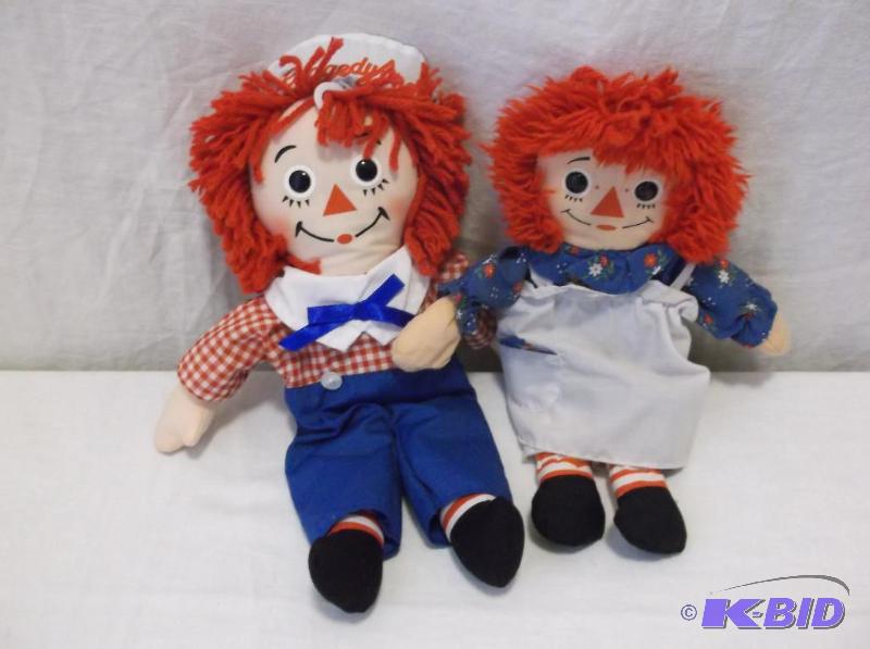 Raggedy Ann &amp Andy dolls appear in good c...
