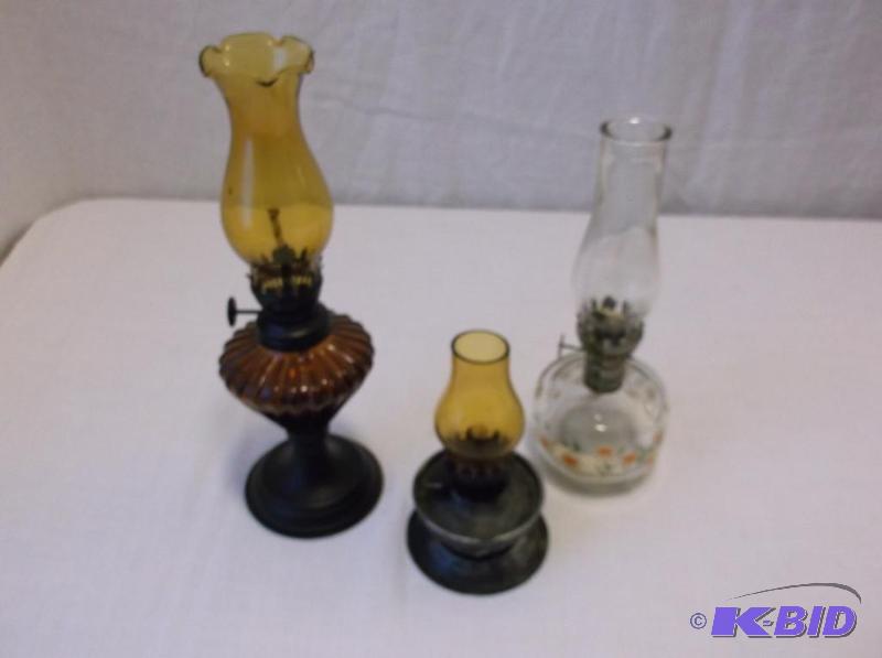 Nice lot with 3 vintage oil lamps all appear ...