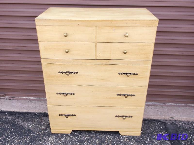 Nice 5 drawer dresser measuring 34 12&quot ...