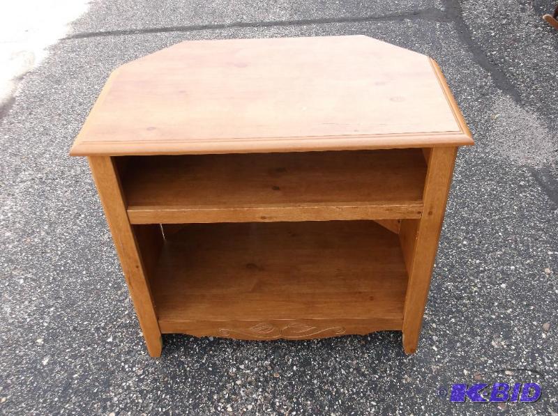 TV stand measuring 30 34 W x 19 14&quot D ...