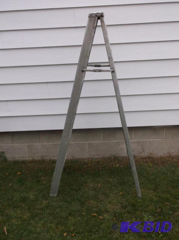 Aluminum&nbspladder 69&quot T appears in gr...