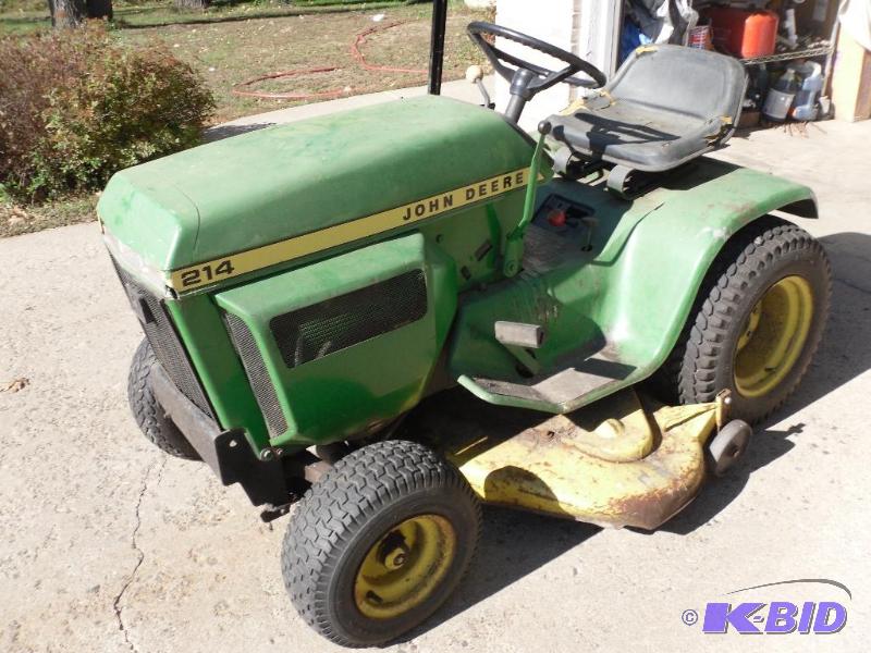 John Deere 214 lawn tractor. Kohler engine mo...