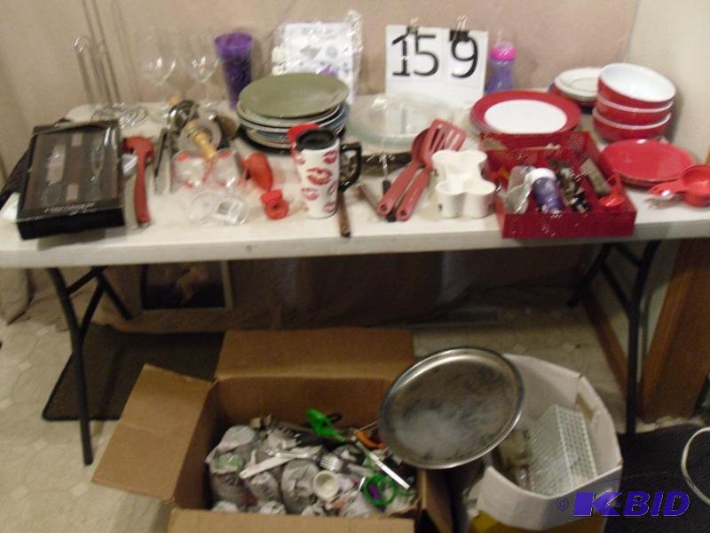 Large Lot of Kitchen Items. New Carving Set, ...