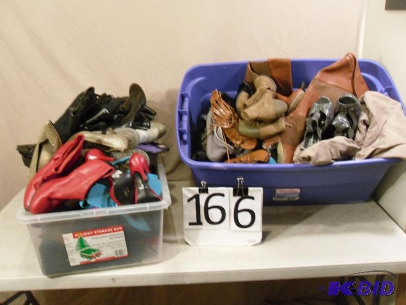 Large Lot of Womens Shoes. &nbspA pair of Co...