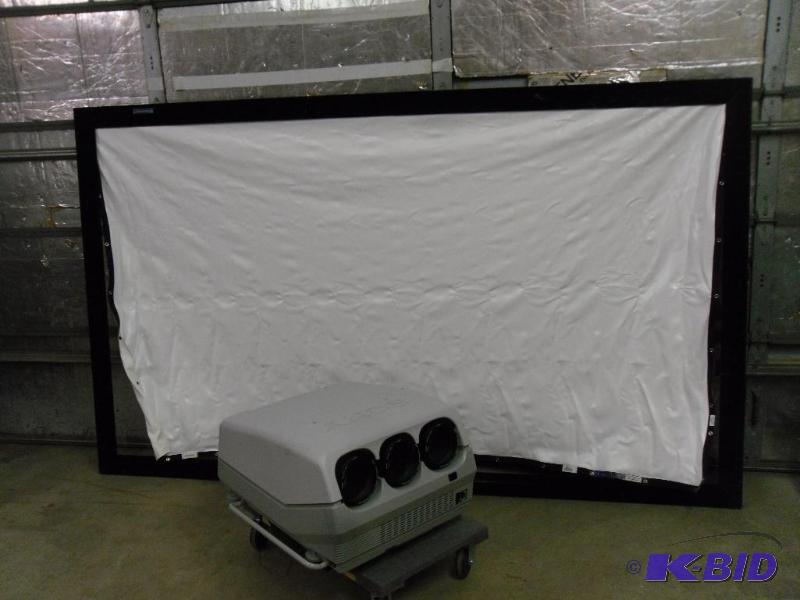 Sony Multiscan&nbspProjector and screen. Mod...