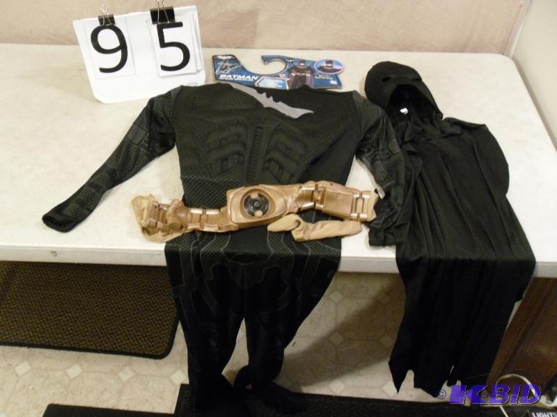 New Batman Medium Size 8 Costume....