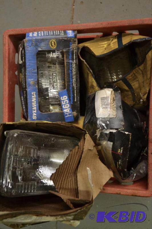 lot 112 image: Lot of Headlights
