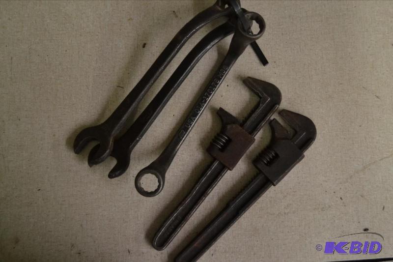 lot 115 image: Tools
