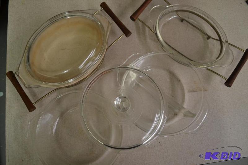 lot 142 image: Glass Casserole and Serving Dishes