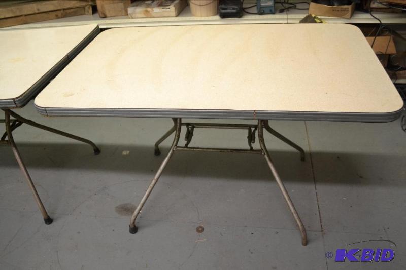 lot 166 image: Folding Table