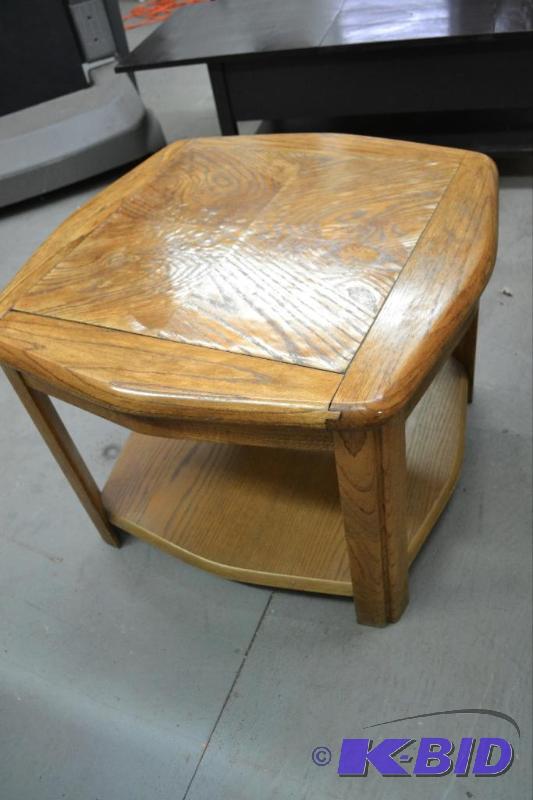 lot 177 image: End Table
