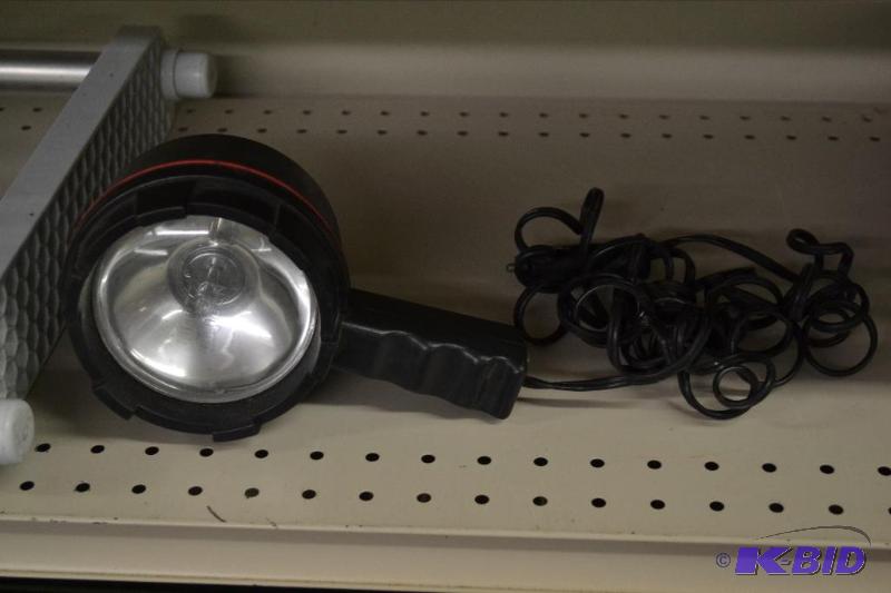 lot 197 image: 12V Spot Light