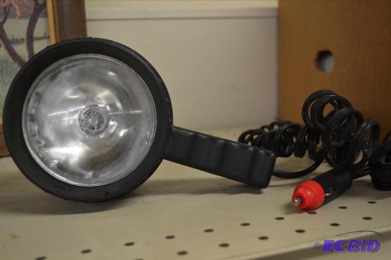 lot 198 image: 12V Spot Light