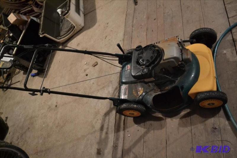 lot 213 image: 21 Yard-Man Lawnmower, Parts