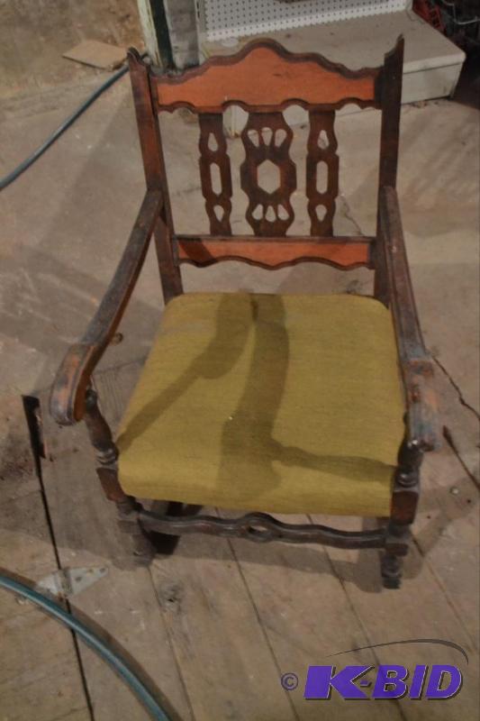 lot 215 image: Vintage Chair