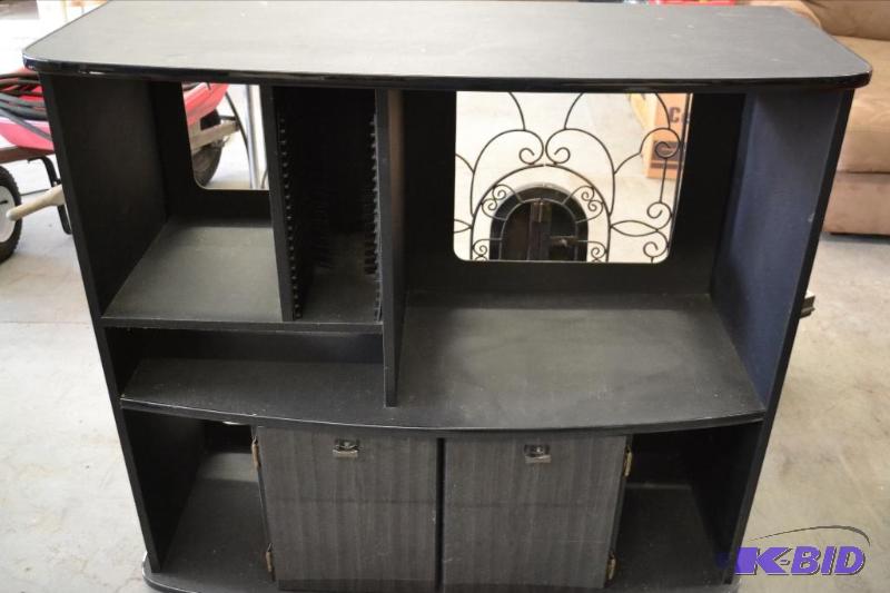 lot 218 image: Entertainment Center