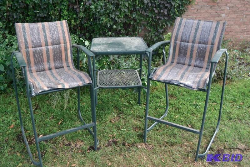 lot 22 image: 3 Piece Patio Set