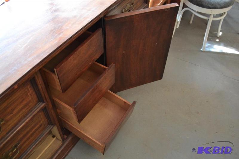 lot 221 image: Dresser
