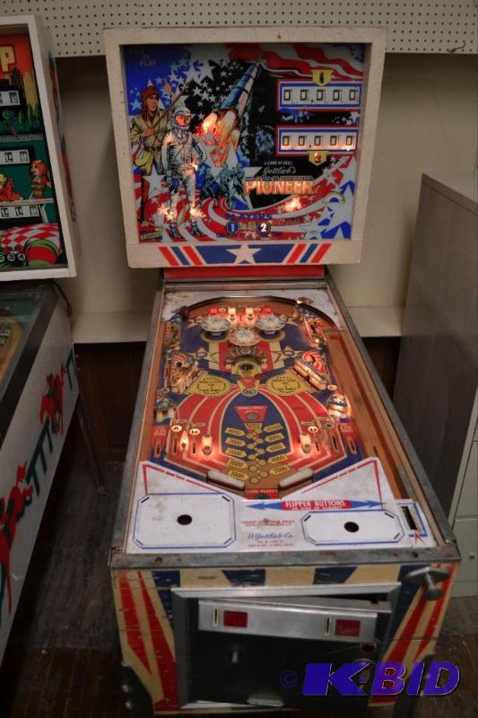 lot 3 image: Pioneer Pinball Machine
