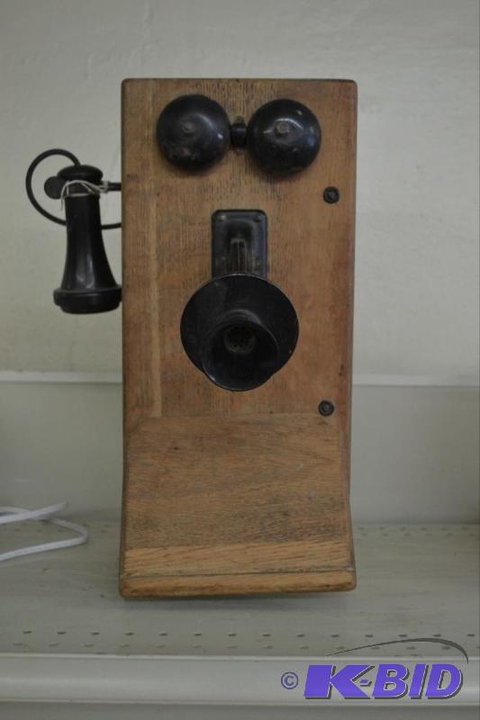 lot 35 image: Telephone