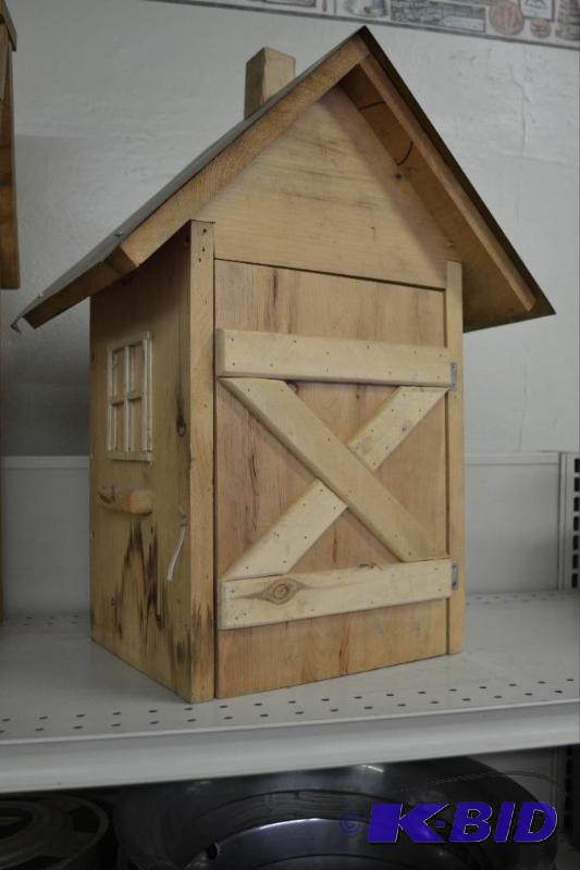 lot 38 image: Bird House To-Be